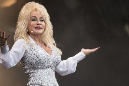 Dolly Parton sings Jolene in Welsh in recording released after her death