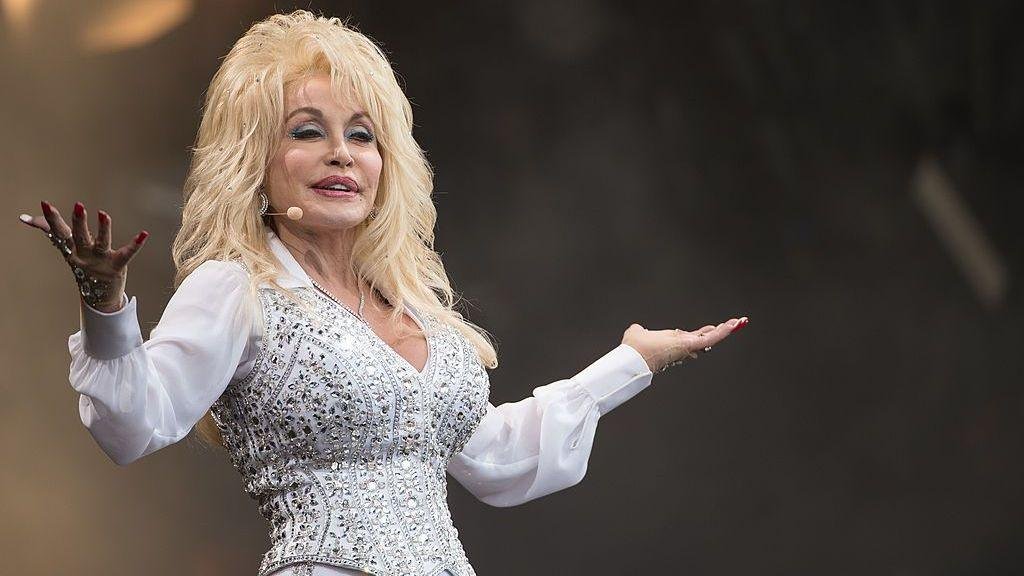 Dolly Parton sings Jolene in Welsh in recording released after her death