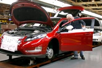 GM says hybrid vehicles are coming: 'We're not tone deaf to our customers'