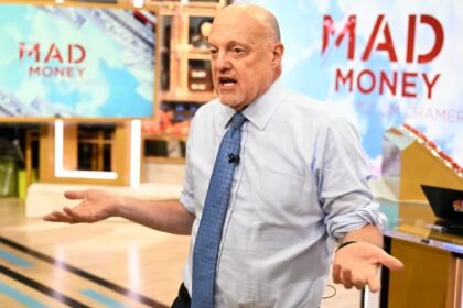 Cramer’s week ahead: Earnings kick off as banks and chipmakers face big tests
