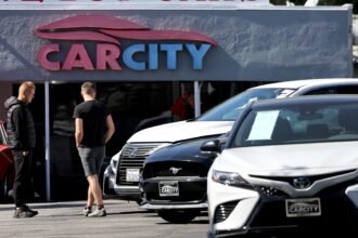 Used car prices fall in Q3, while demand for fuel-efficient vehicles grows