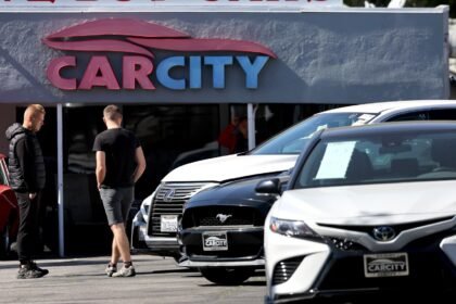 Used car prices fall in Q3, while demand for fuel-efficient vehicles grows