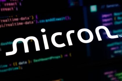 Micron drops despite 'a great quarter.' Why Cramer is sticking with the stock