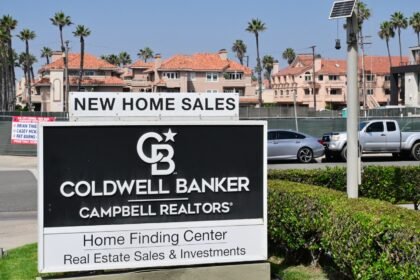 Mortgage rates sit at nearly 3-year high, and demand continues to shrink