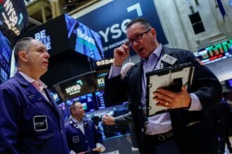Stocks saw new highs and big declines: How the volatile AI trade moved last week's market