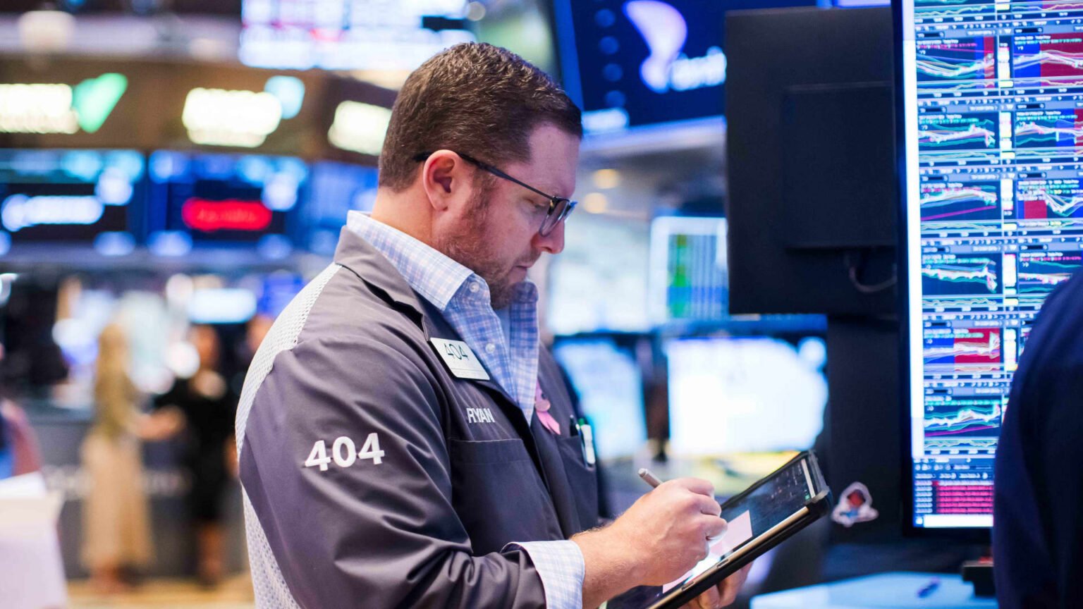 10-year Treasury yield hits highest level since 2002 as global bond rout gathers pace