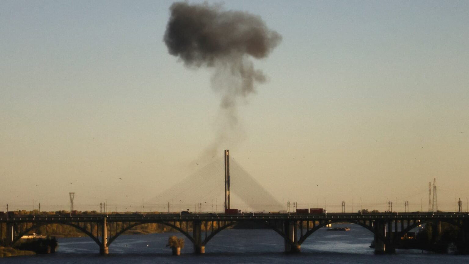 Russia ramps up attacks on Kyiv infrastructure as U.S. makes fresh push for peace talks