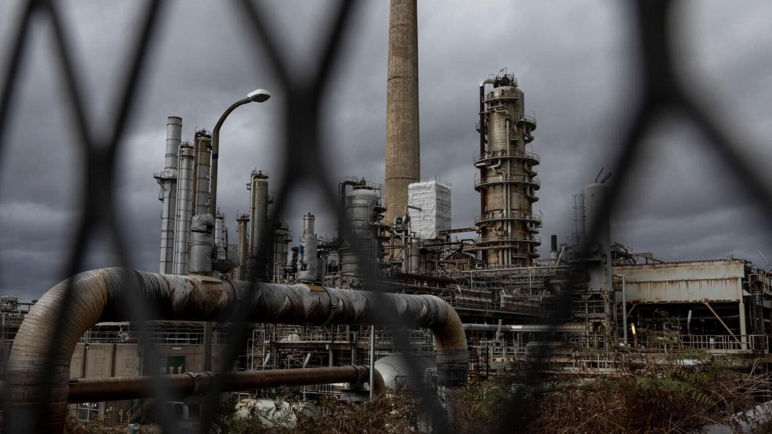 High diesel prices may put 'another squeeze' on the consumer, economist says