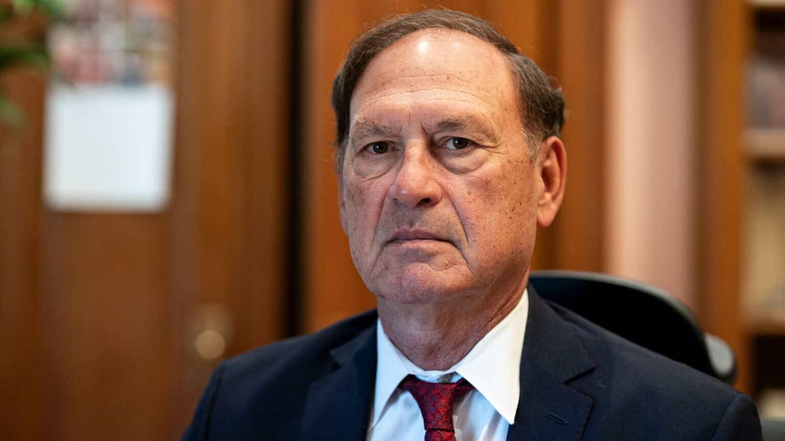 Alito plans to stay on Supreme Court, even if Democrats regain Senate: Report