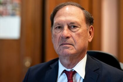 Alito plans to stay on Supreme Court, even if Democrats regain Senate: Report