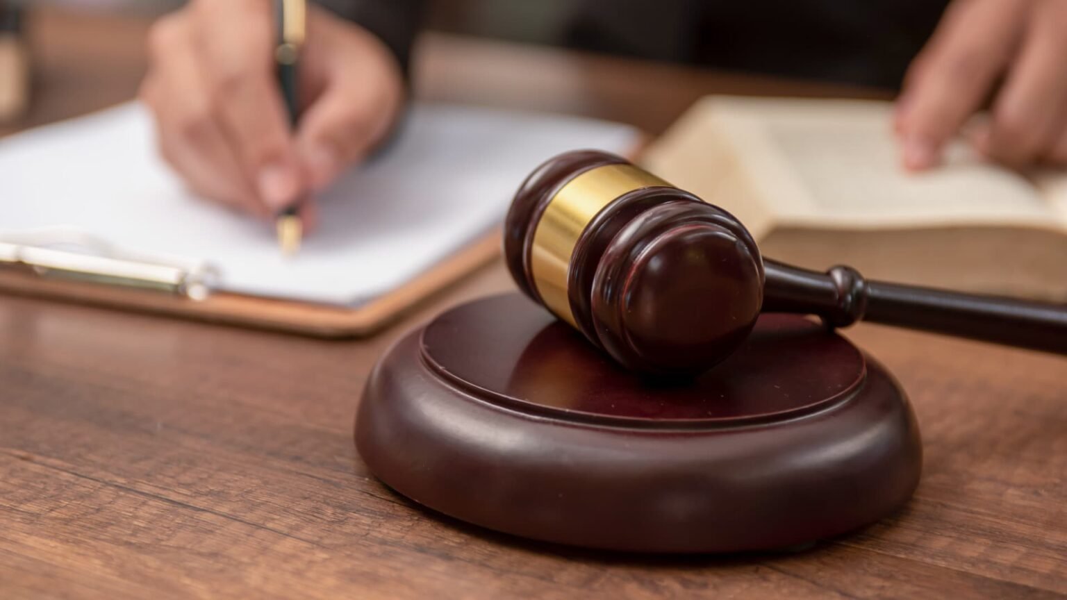 AI is changing how lawyers work — and putting the billable hour under pressure