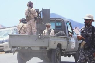 Yemen government forces advance on Bab el-Mandeb in offensive against Houthis