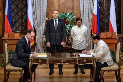 Manny Pacquiao hosts Polish president Karol Nawrocki for Manila boxing workout