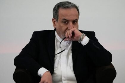 Hardline Iranian MPs move to impeach foreign minister over UN General Assembly talks