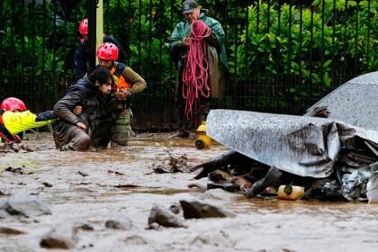 Chile: Santiago flooding turns streets to rivers as Kast declares state of catastrophe