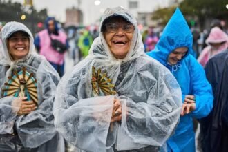 Thousands of pilgrims make overnight journey to Luján ahead of Pope Leo’s visit