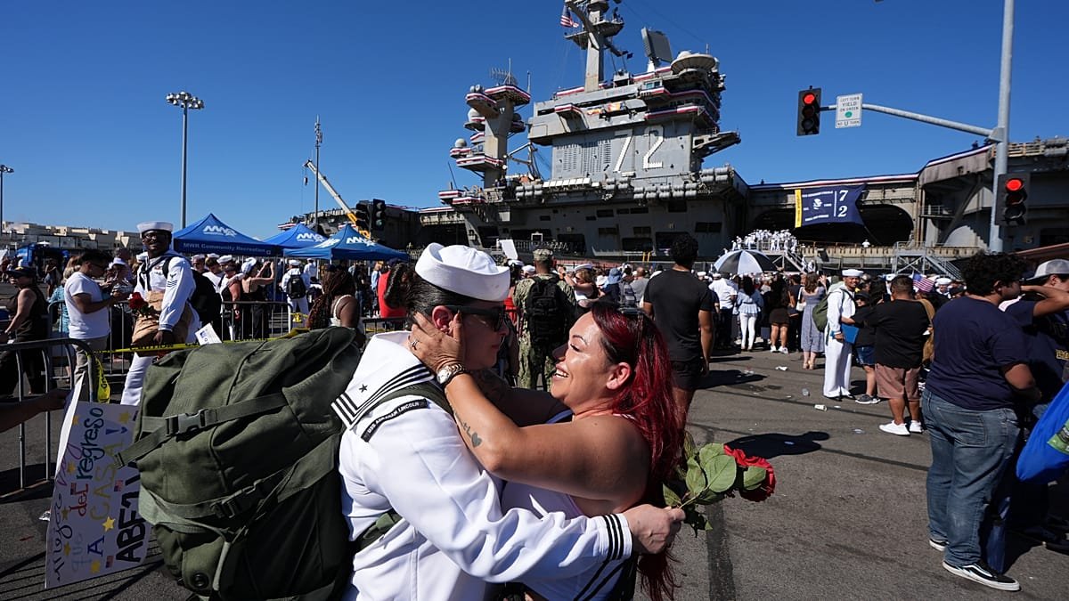 US sailors reunite with families as USS Abraham Lincoln returns home