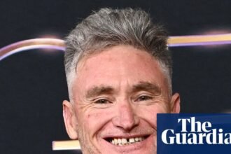 Comedian Dave Hughes to stop speaking at Liberal party events over political donation concerns