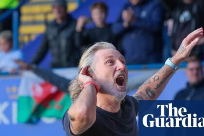 Robbie Savage the panto villain puts scepticism aside to leave Leicester reeling