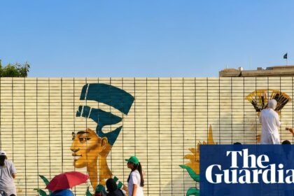 Row erupts over Cairo mural depicting Tutankhamun and Nefertiti with dark skin