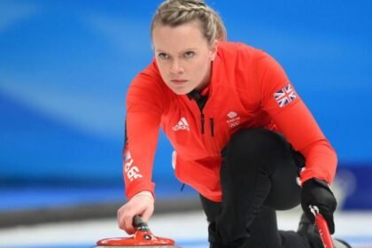 Drummond wins mixed doubles title on return to curling