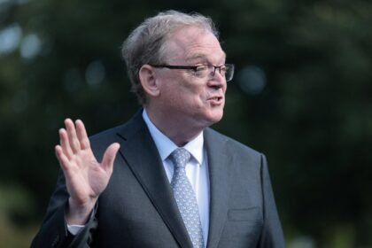 Trump economic adviser bafflingly says ‘if people were unhappy, it’d show up in the data’