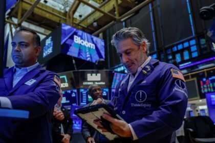US stocks slide as oil prices fluctuate over renewed Iran war fears
