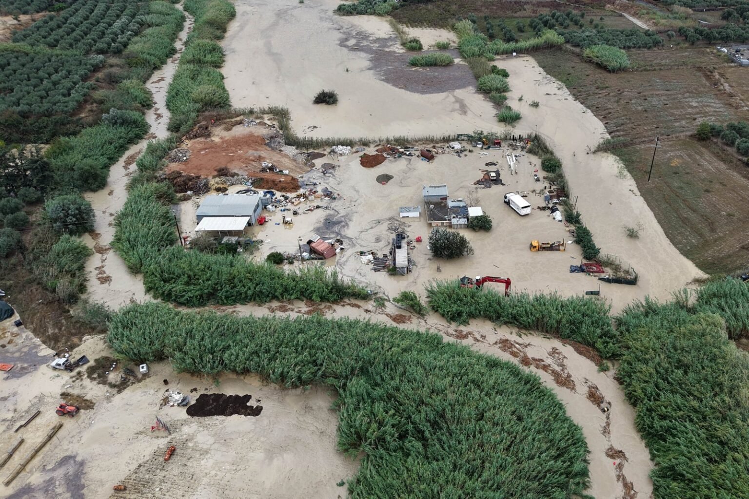 Severe storms trigger flash floods in Crete with one dead and vehicles submerged