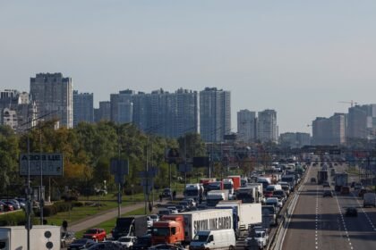 Ukraine calls for tighter sanctions as Russian attacks spark Kyiv gridlock