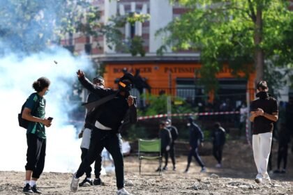 Protests shutter hundreds of French schools as violence flares