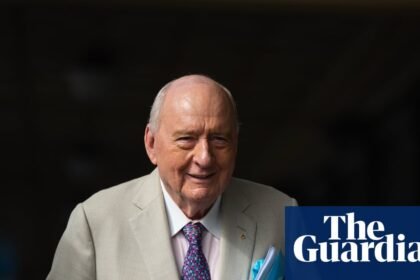 Alan Jones corresponded with 13-year-old who asked for financial help, court hears