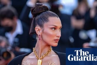 Daniel Roseberry adds ‘aerodynamic‘ edge to Schiaparelli’s surrealist glamour at Paris show