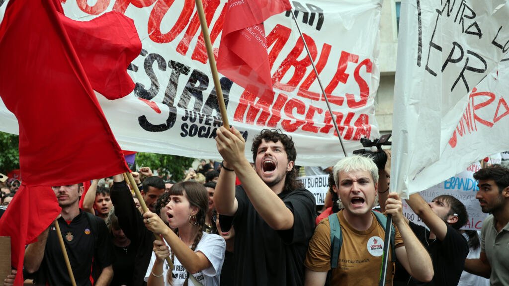 Spanish lawmakers vote down affordable housing bills in blow to Sanchez’s government
