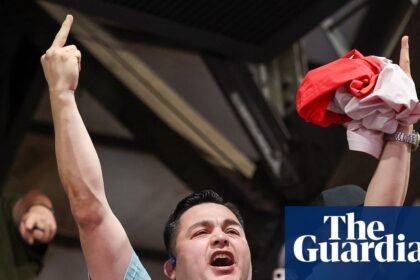 First Thing: Trump endures protests in Texas as DNC sues over adverts