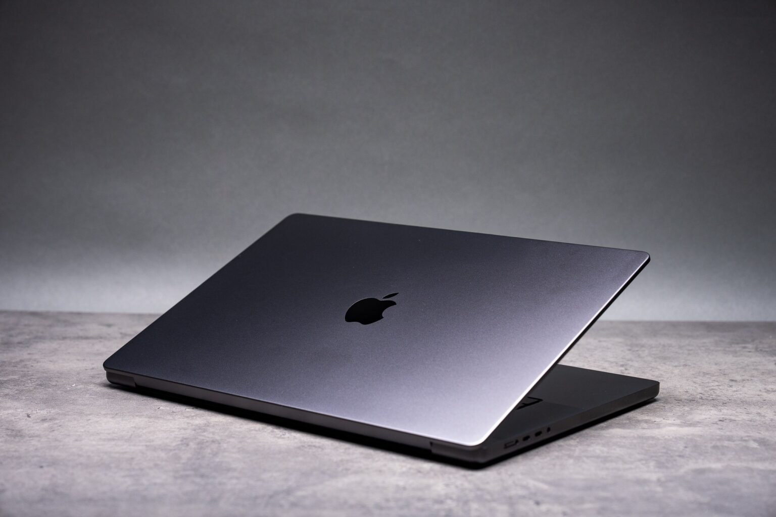 Apple will reportedly debut its first touchscreen MacBook in three weeks
