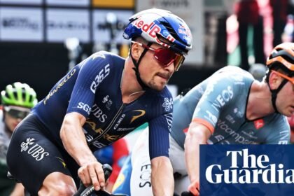 Pidcock ‘mad’ after two teammates collide with police motorcyclist in Italy