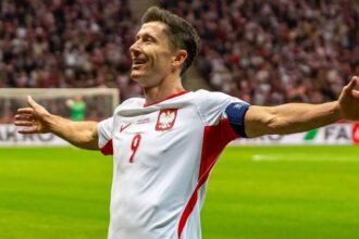 Lewandowski, 38, hits hat-trick in 6-0 Poland win