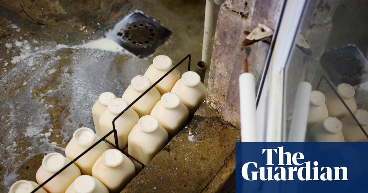 Physicians’ group calls for ban on raw milk – as it’s becoming increasingly popular in the US
