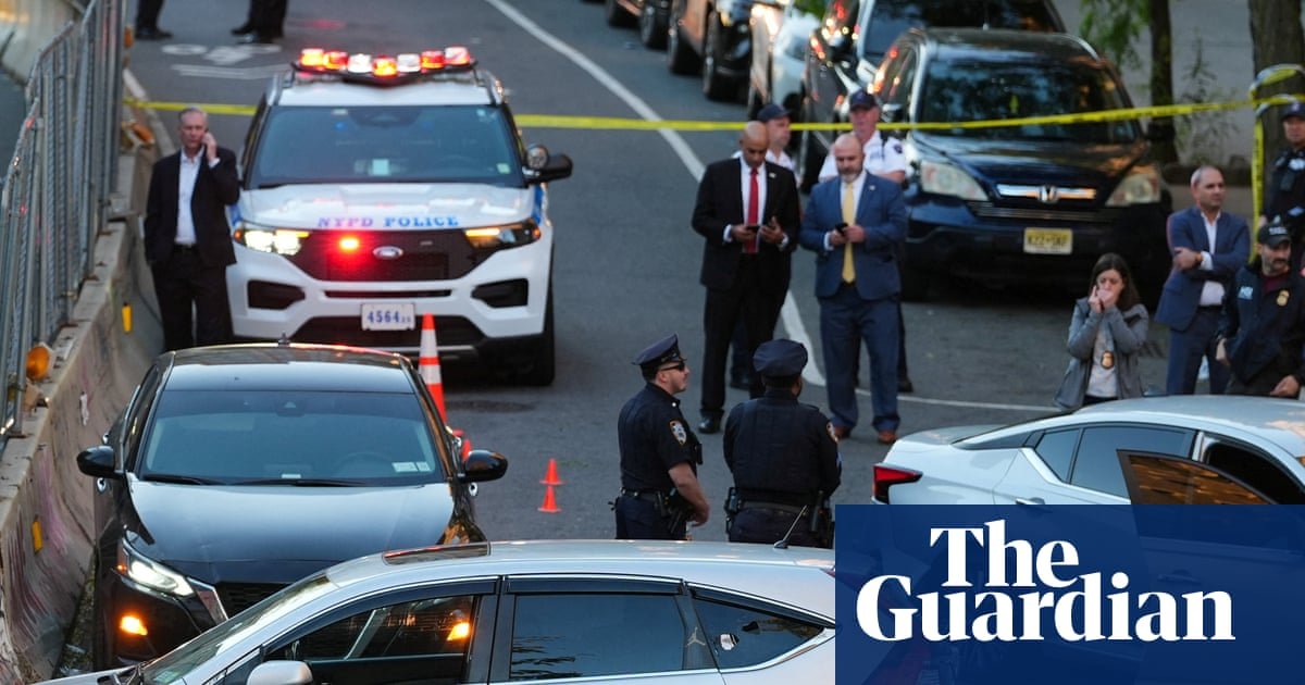 Federal agents shoot person in New York, police say