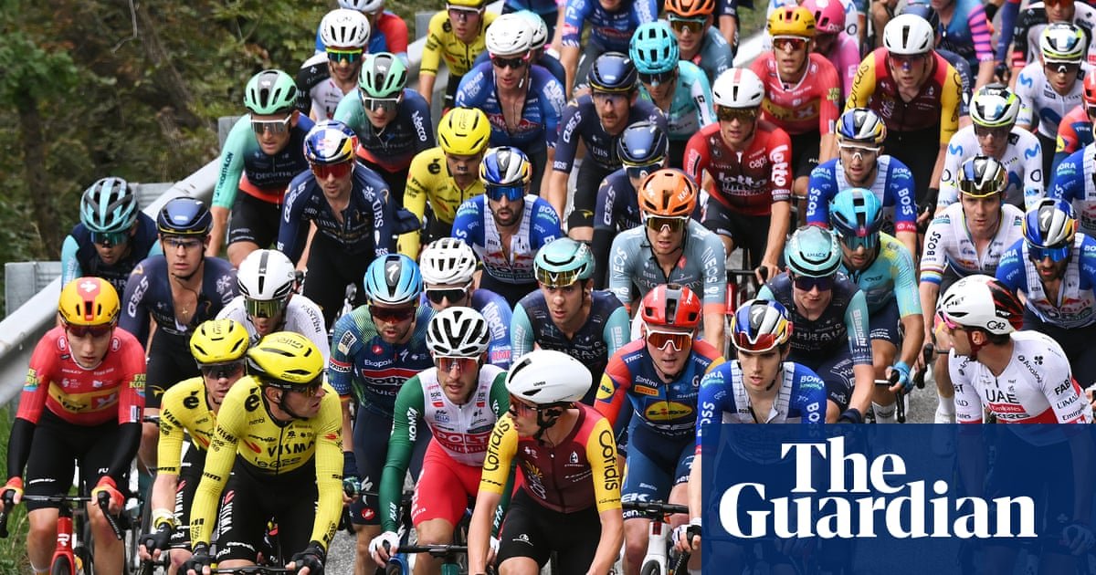 Riders stage safety protest before Giro di Lombardia: ‘We will not stand for this’