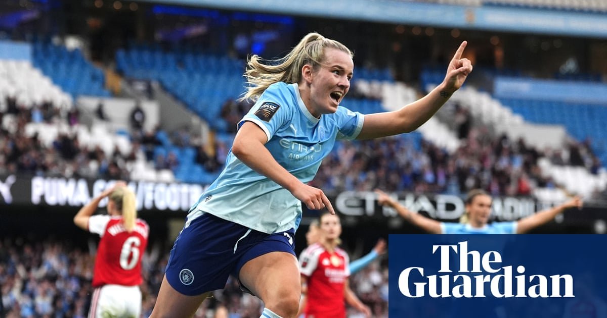More woe for Arsenal as Manchester City march on – Women’s Football Weekly podcast