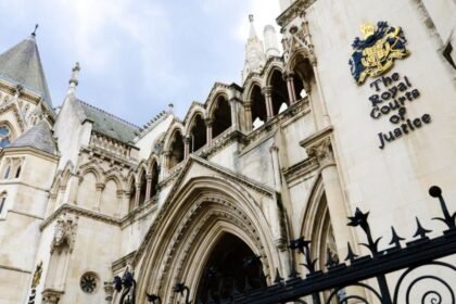 Former Barclays traders have rate-rigging convictions quashed