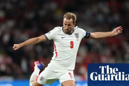Kane makes more England history and Ronaldo claps back | Football Weekly video