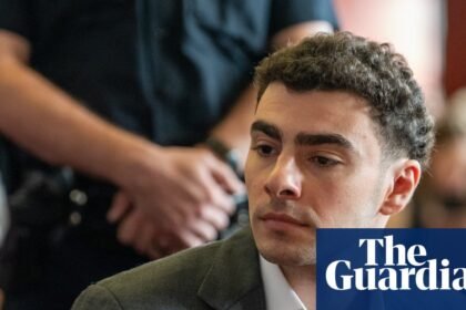 Prosecutors oppose Luigi Mangione’s push for dismissal of state charges