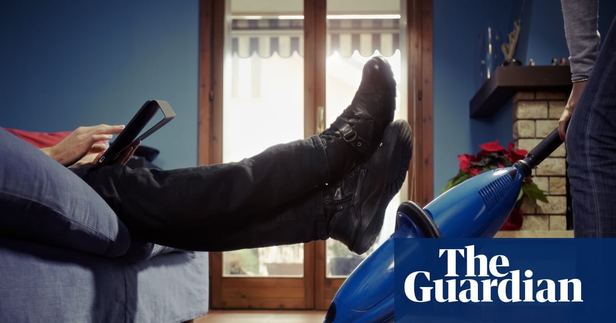 Couples: do you share the housework and chores equally or is there an imbalance?