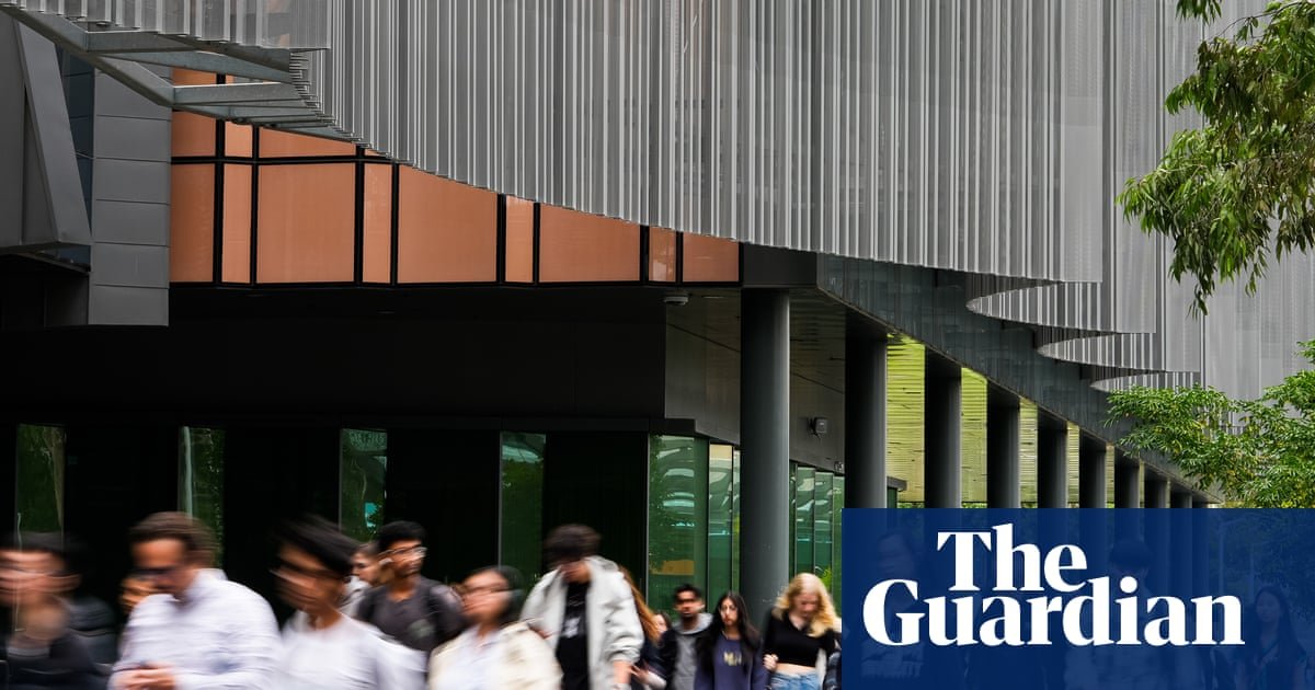 Falling international student numbers create ‘massive problems’ for Australian universities, expert warns