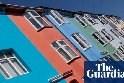 UK house price growth halves amid rising mortgage interest rates