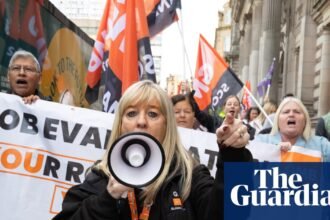 Glasgow council workers face pay cuts in fire-and-rehire plan after union talks break down