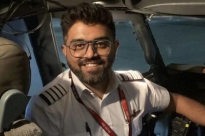 Who is the 'hero' Indian pilot who was stabbed on Israel-bound flight?