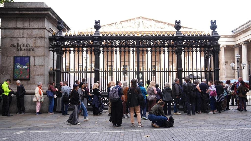 British Museum announces changes to ease Bayeux Tapestry queues